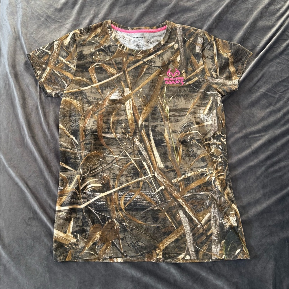 Realtree Camo T-Shirt with Pink details